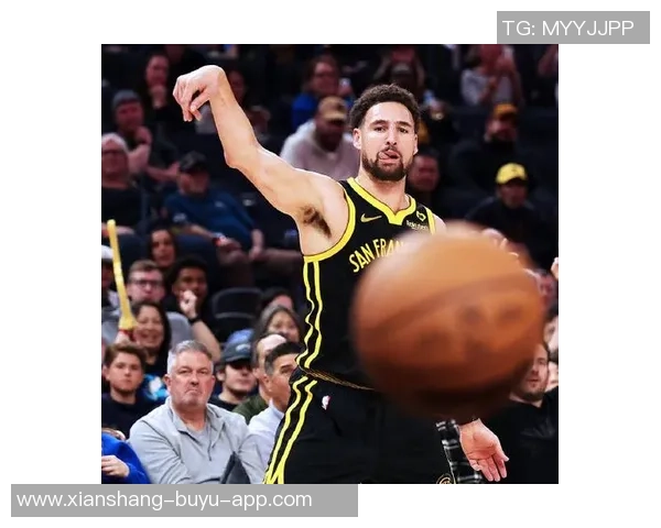 克莱替补表现回暖七投四中三分命中率高达五成贡献11分4板3助但出现关键失误